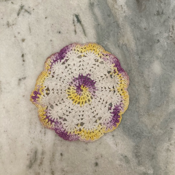 Lot of Vintage Handmade Crochet Doilies - Picture 5 of 6